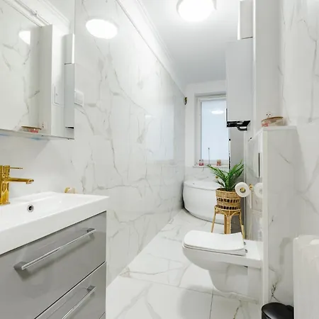 Wojciecha 9b 2 - Srodmiescie 70m2 Pietro 1 Lägenhet